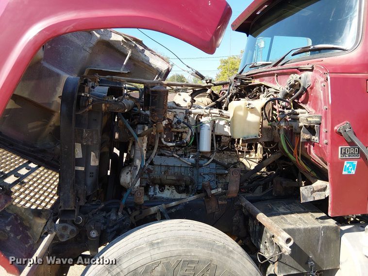 image for item DU3648 1997 Ford LTL 9000  dump truck