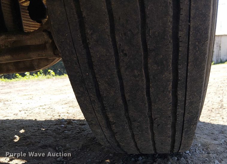 image for item DU3648 1997 Ford LTL 9000  dump truck