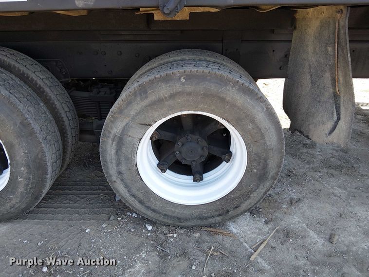 image for item DU3648 1997 Ford LTL 9000  dump truck