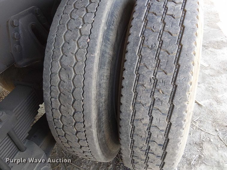 image for item DU3648 1997 Ford LTL 9000  dump truck