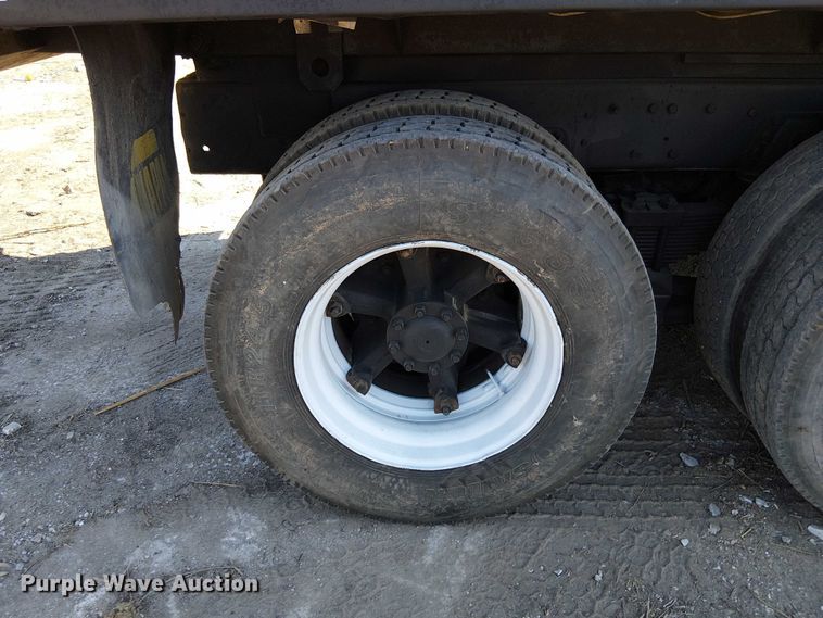 image for item DU3648 1997 Ford LTL 9000  dump truck