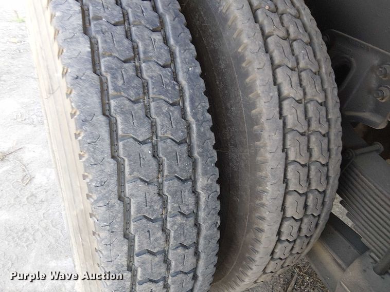 image for item DU3648 1997 Ford LTL 9000  dump truck