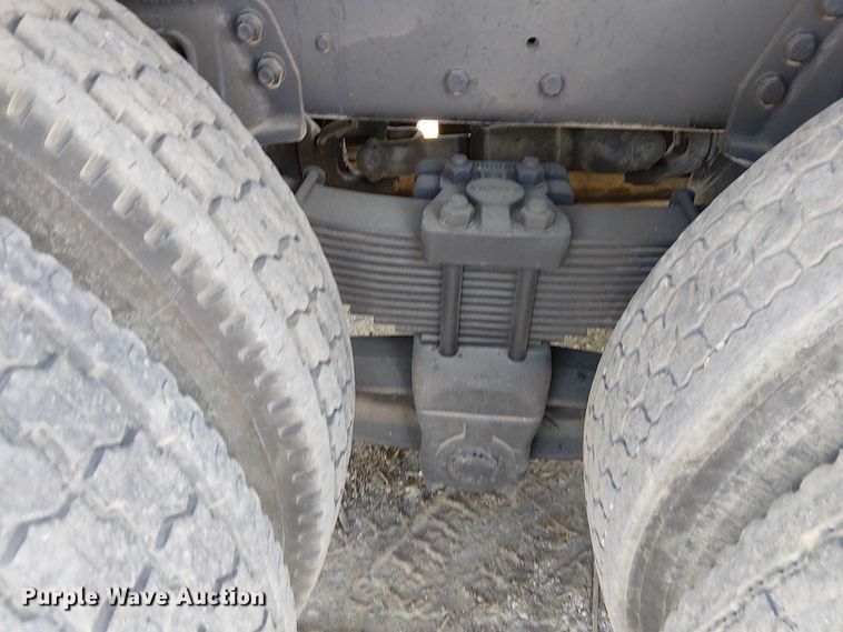 image for item DU3648 1997 Ford LTL 9000  dump truck