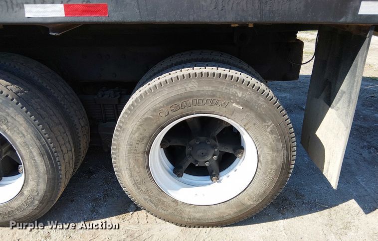 image for item DU3648 1997 Ford LTL 9000  dump truck