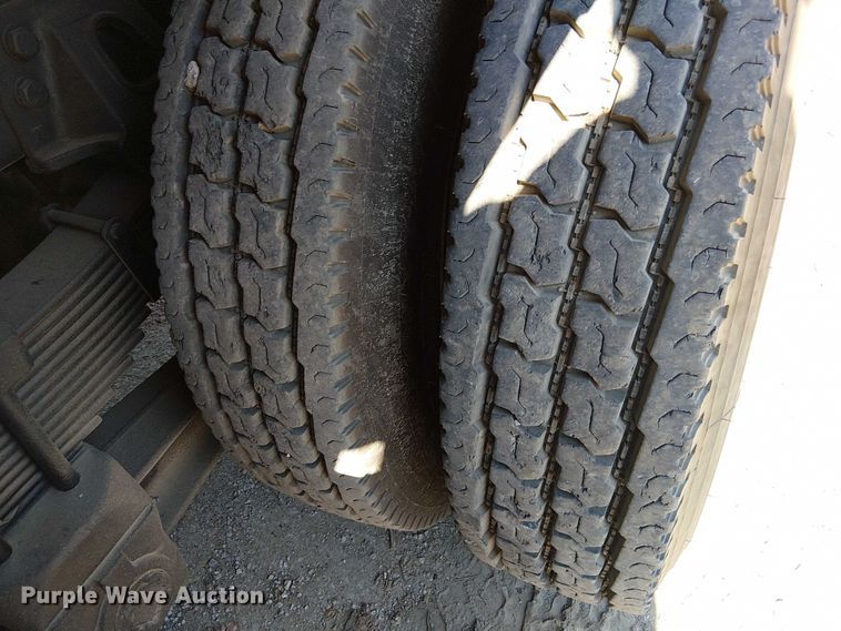 image for item DU3648 1997 Ford LTL 9000  dump truck