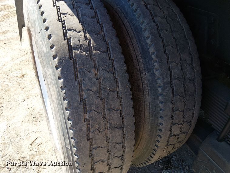 image for item DU3648 1997 Ford LTL 9000  dump truck