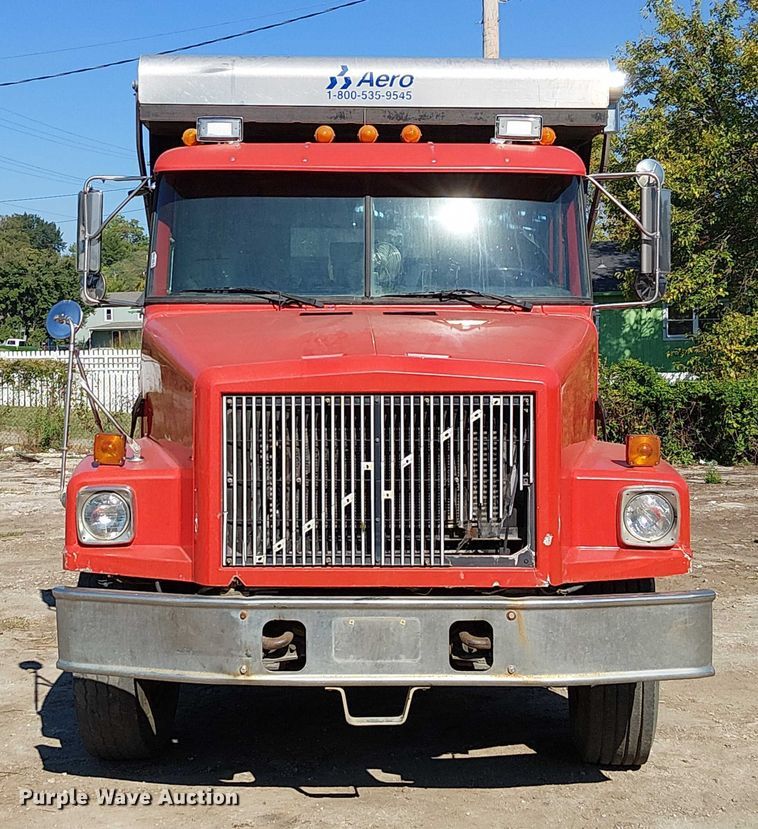 image for item DU3649 1997 Volvo WG dump truck