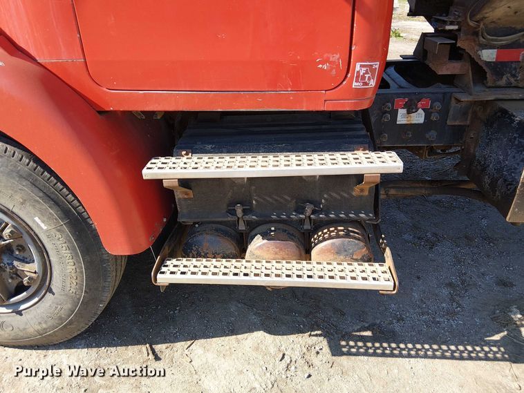 image for item DU3649 1997 Volvo WG dump truck