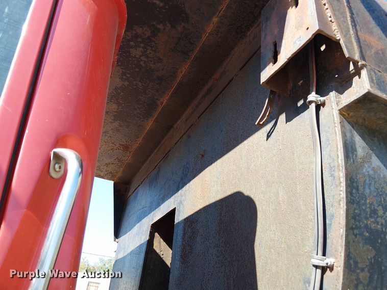 image for item DU3649 1997 Volvo WG dump truck