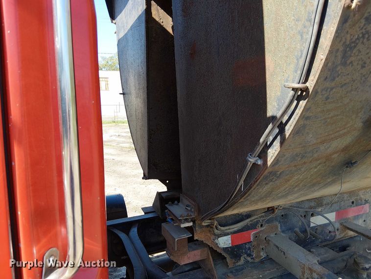 image for item DU3649 1997 Volvo WG dump truck