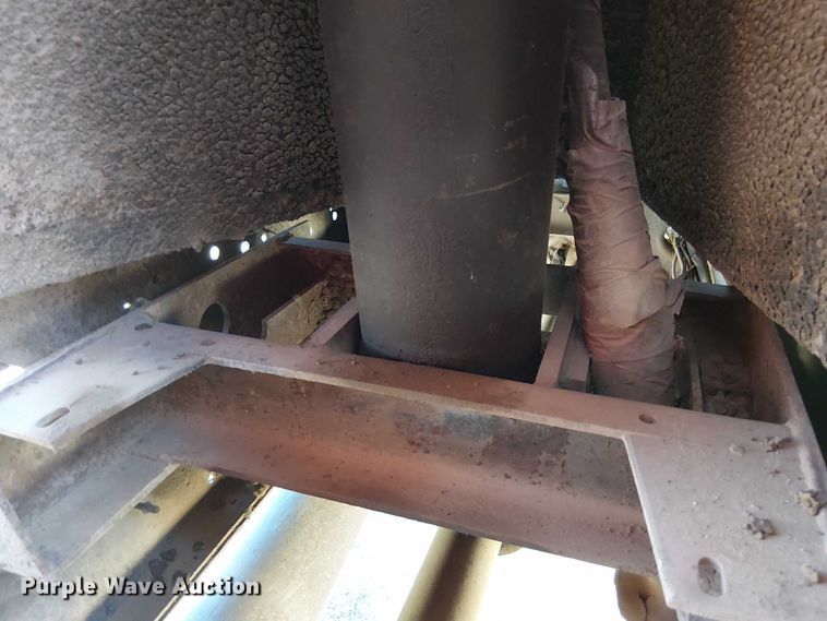 image for item DU3649 1997 Volvo WG dump truck