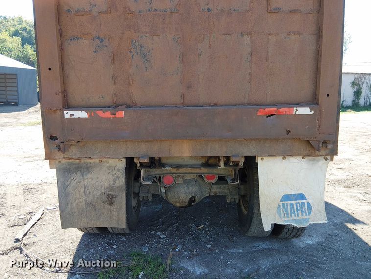 image for item DU3649 1997 Volvo WG dump truck
