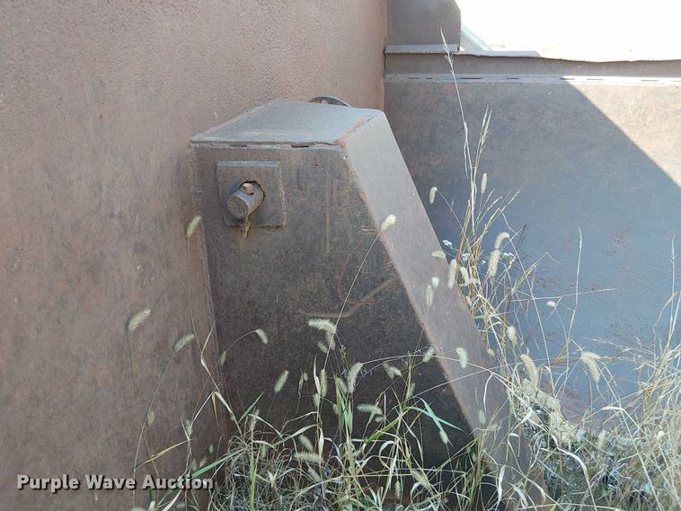 image for item DU3649 1997 Volvo WG dump truck