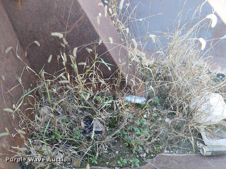 image for item DU3649 1997 Volvo WG dump truck