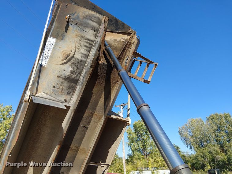 image for item DU3649 1997 Volvo WG dump truck