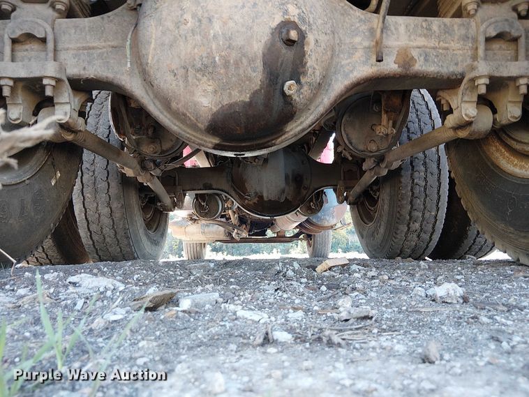 image for item DU3649 1997 Volvo WG dump truck