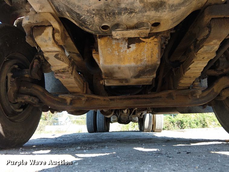 image for item DU3649 1997 Volvo WG dump truck