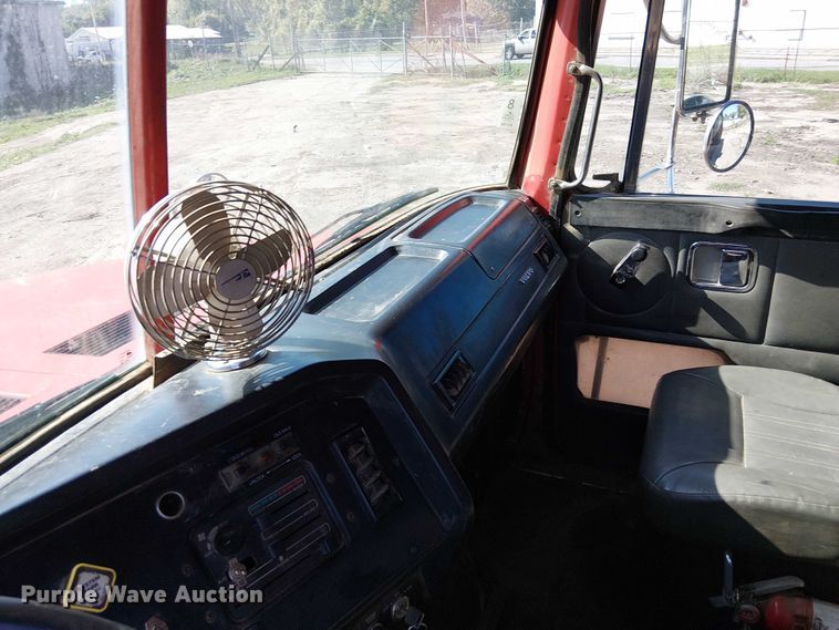 image for item DU3649 1997 Volvo WG dump truck