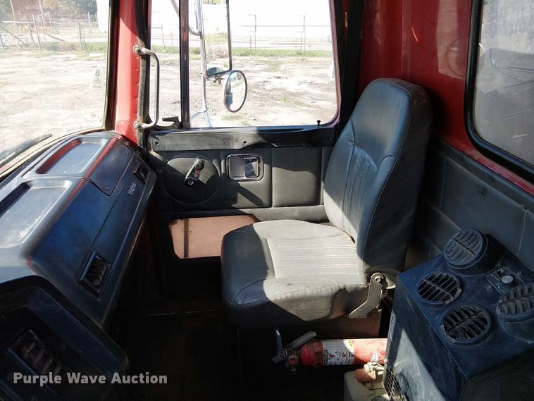 image for item DU3649 1997 Volvo WG dump truck