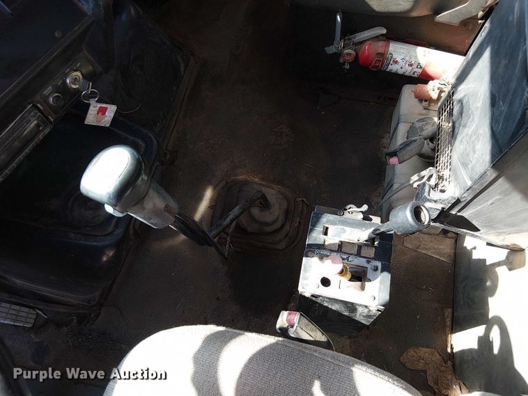 image for item DU3649 1997 Volvo WG dump truck