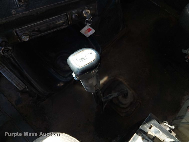 image for item DU3649 1997 Volvo WG dump truck