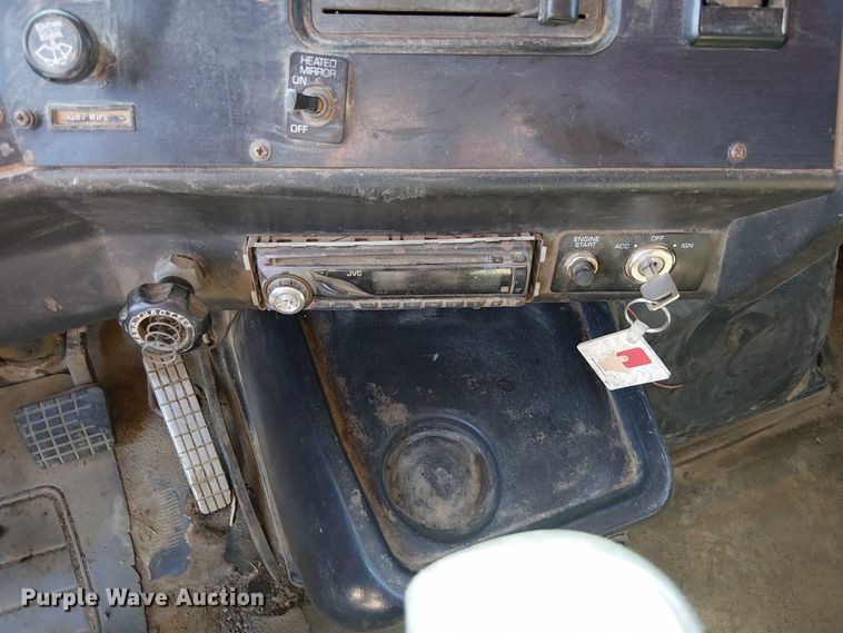 image for item DU3649 1997 Volvo WG dump truck