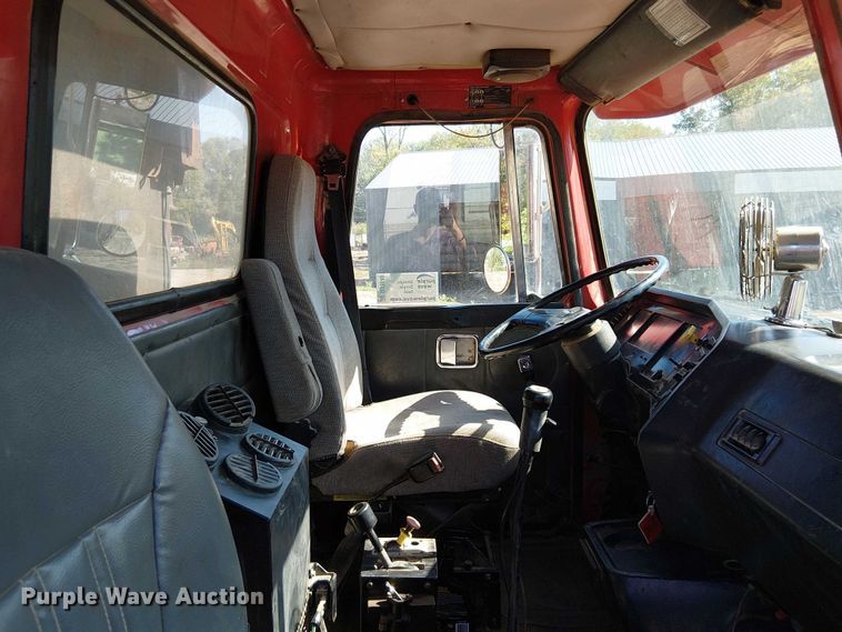 image for item DU3649 1997 Volvo WG dump truck