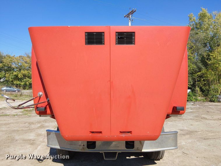 image for item DU3649 1997 Volvo WG dump truck