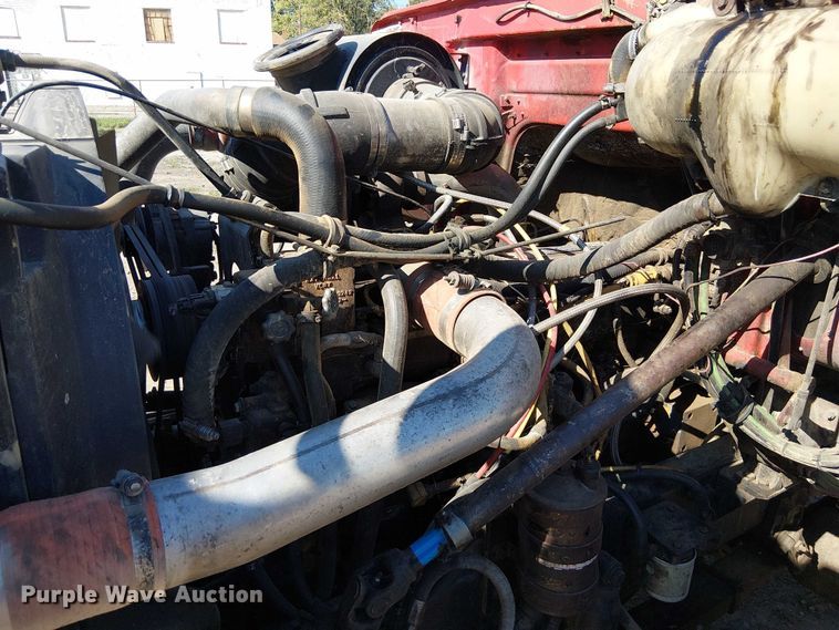 image for item DU3649 1997 Volvo WG dump truck