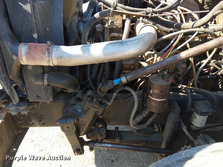 image for item DU3649 1997 Volvo WG dump truck