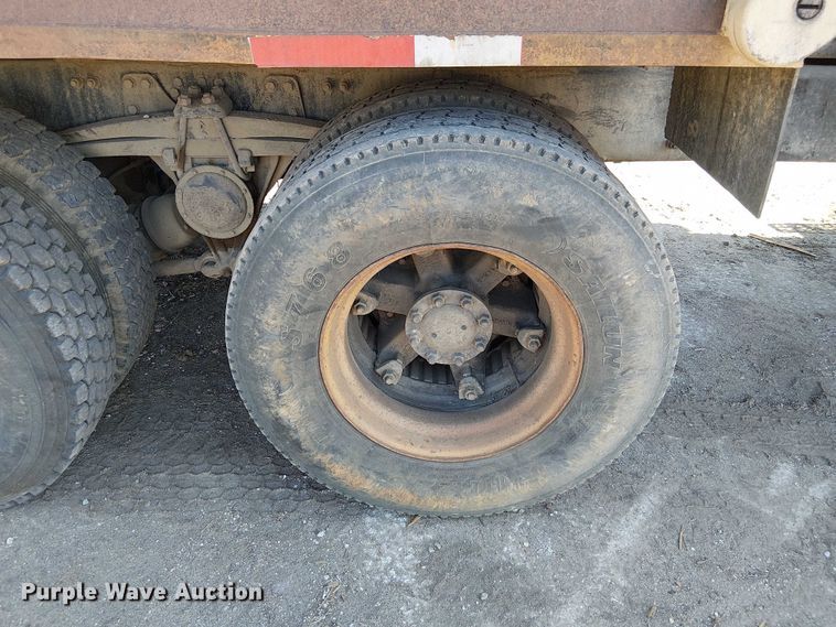 image for item DU3649 1997 Volvo WG dump truck