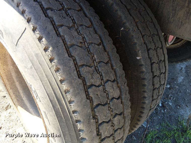 image for item DU3649 1997 Volvo WG dump truck