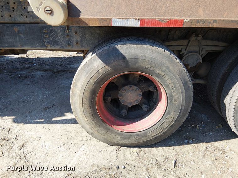 image for item DU3649 1997 Volvo WG dump truck