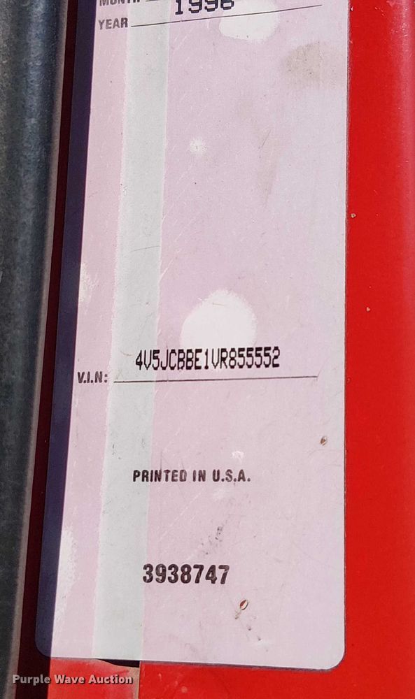 image for item DU3649 1997 Volvo WG dump truck