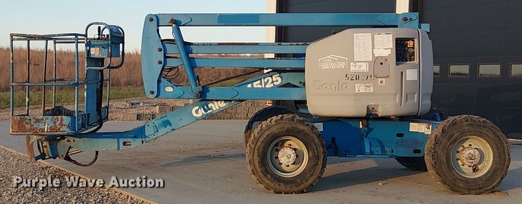 image for item DU3650 2000 Genie Z-45/25 boom lift