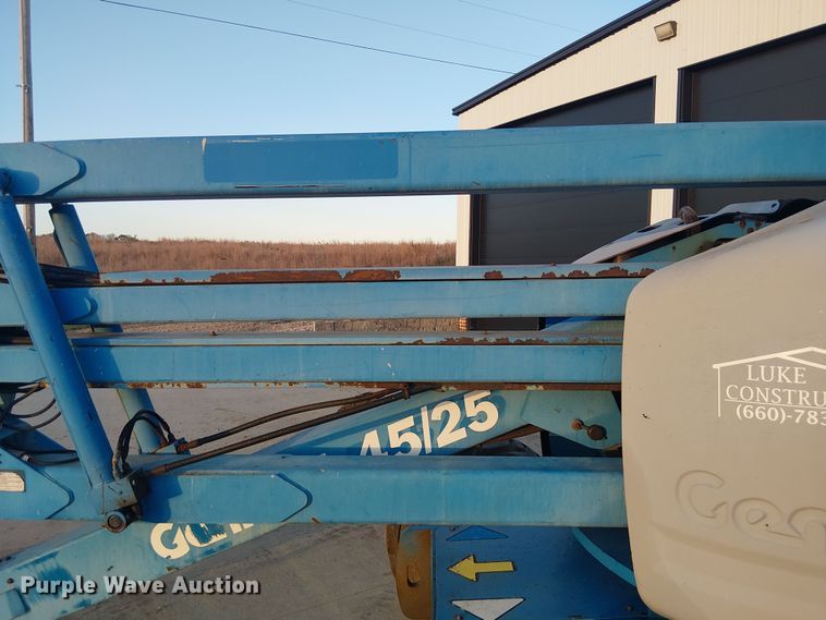 image for item DU3650 2000 Genie Z-45/25 boom lift