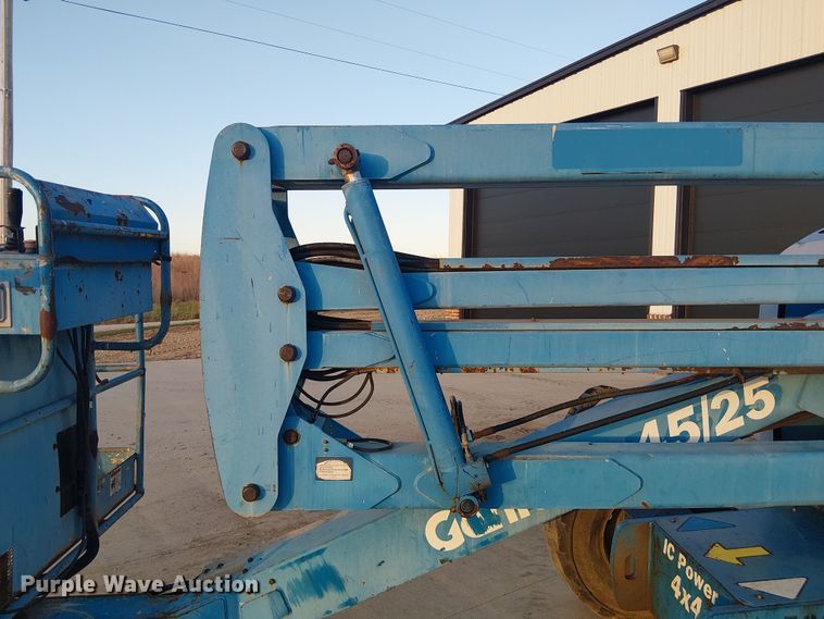image for item DU3650 2000 Genie Z-45/25 boom lift