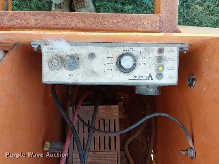 image for item DU3657 Ver-Mac ST-4825  arrow board trailer 