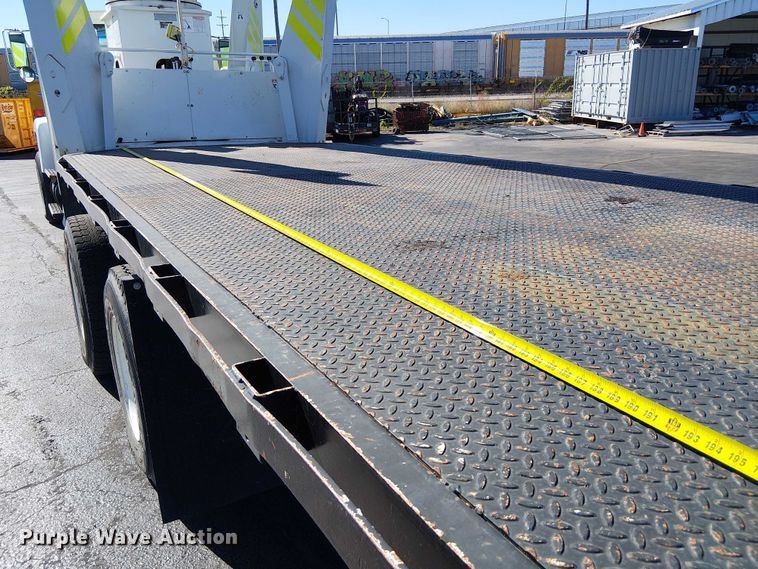 image for item DU3661 1995 Ford LT8000 crane truck