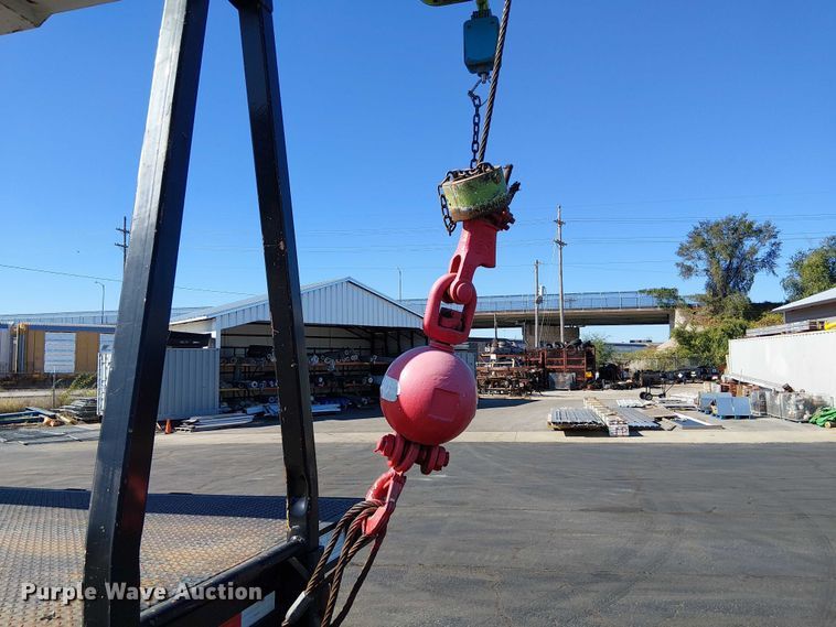 image for item DU3661 1995 Ford LT8000 crane truck