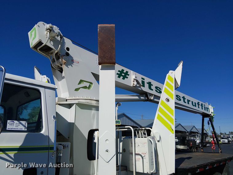 image for item DU3661 1995 Ford LT8000 crane truck