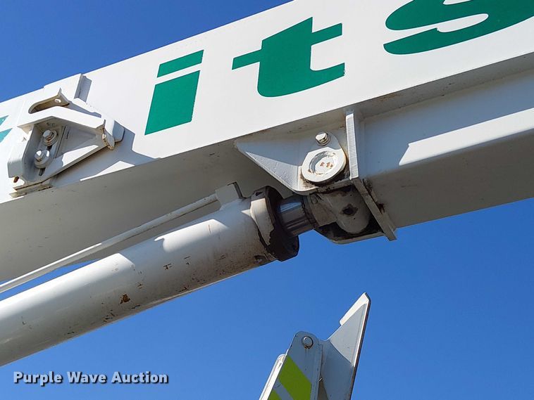 image for item DU3661 1995 Ford LT8000 crane truck