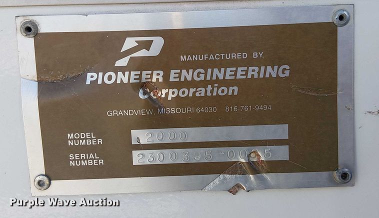 image for item DU3661 1995 Ford LT8000 crane truck