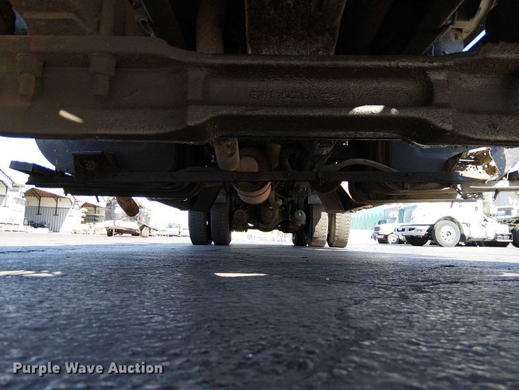 image for item DU3661 1995 Ford LT8000 crane truck