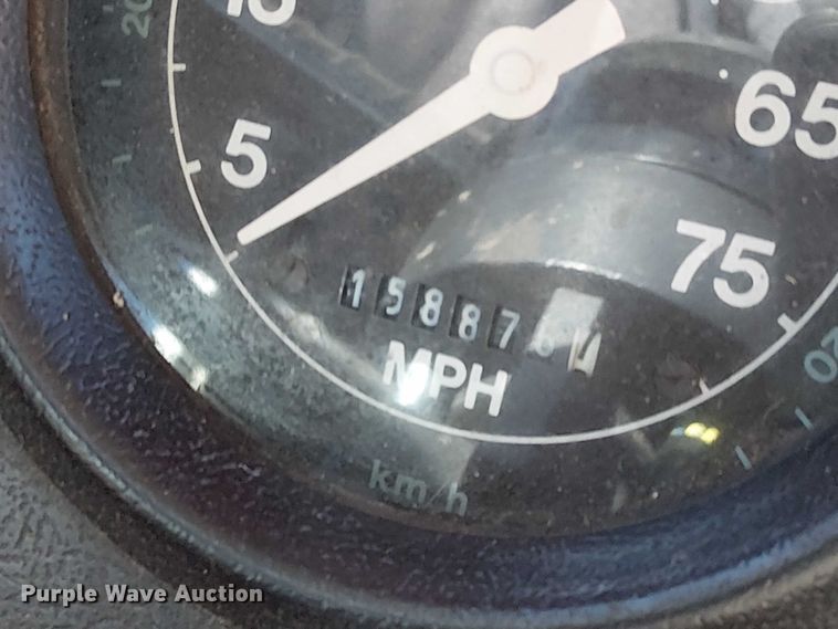 image for item DU3661 1995 Ford LT8000 crane truck