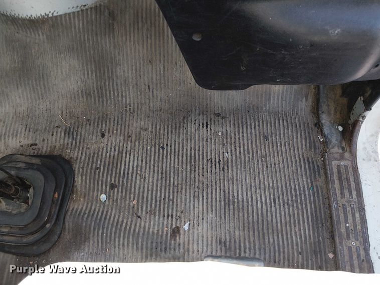 image for item DU3661 1995 Ford LT8000 crane truck