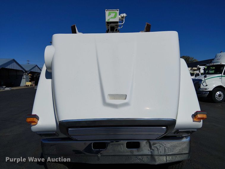 image for item DU3661 1995 Ford LT8000 crane truck