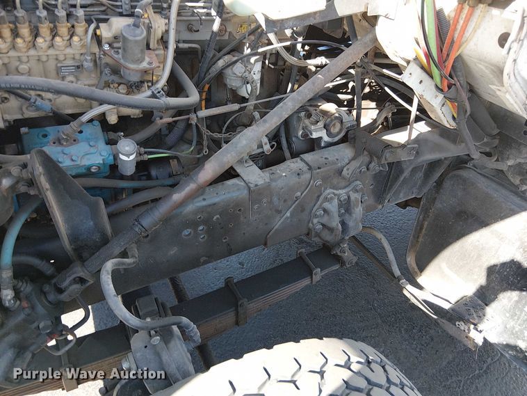 image for item DU3661 1995 Ford LT8000 crane truck