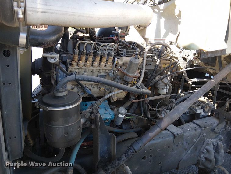 image for item DU3661 1995 Ford LT8000 crane truck