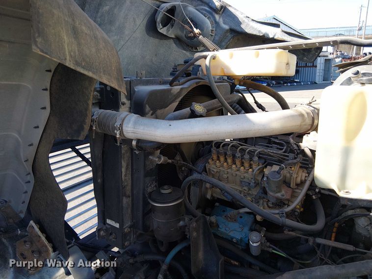 image for item DU3661 1995 Ford LT8000 crane truck